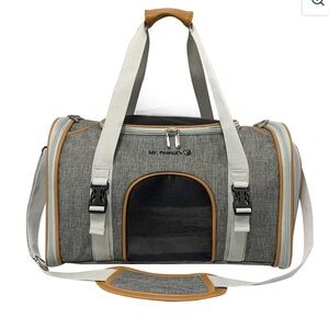 Mr. Peanut’s Platinum Series One Sided Expandable Pet Carrier Snowflake Gray NWT